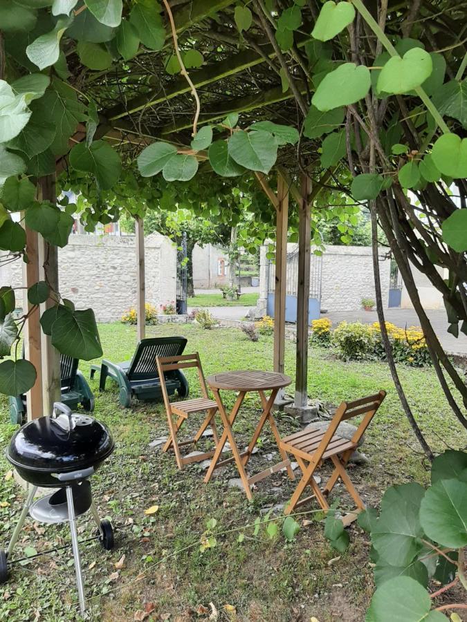 Bel Appartement Renove Dans Maison Bigourdane Pouzac Exteriér fotografie